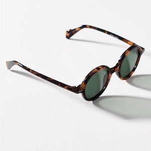 Anthropologie Eyeking Small Circle Sunglasses - NWT - Black Ombré